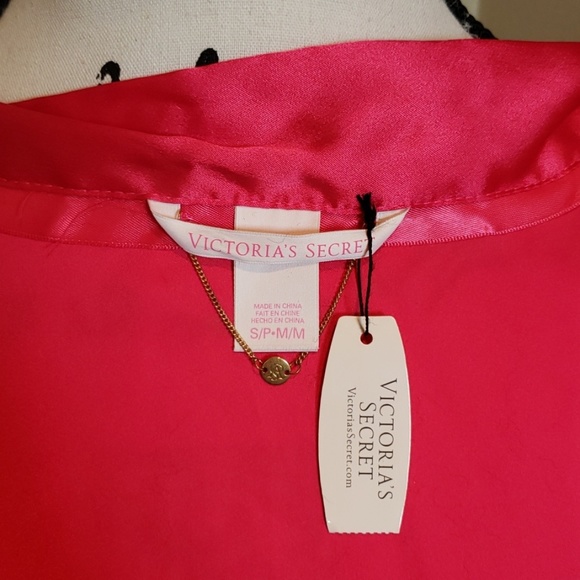 Victoria's Secret satin kimono - Picture 6 of 6